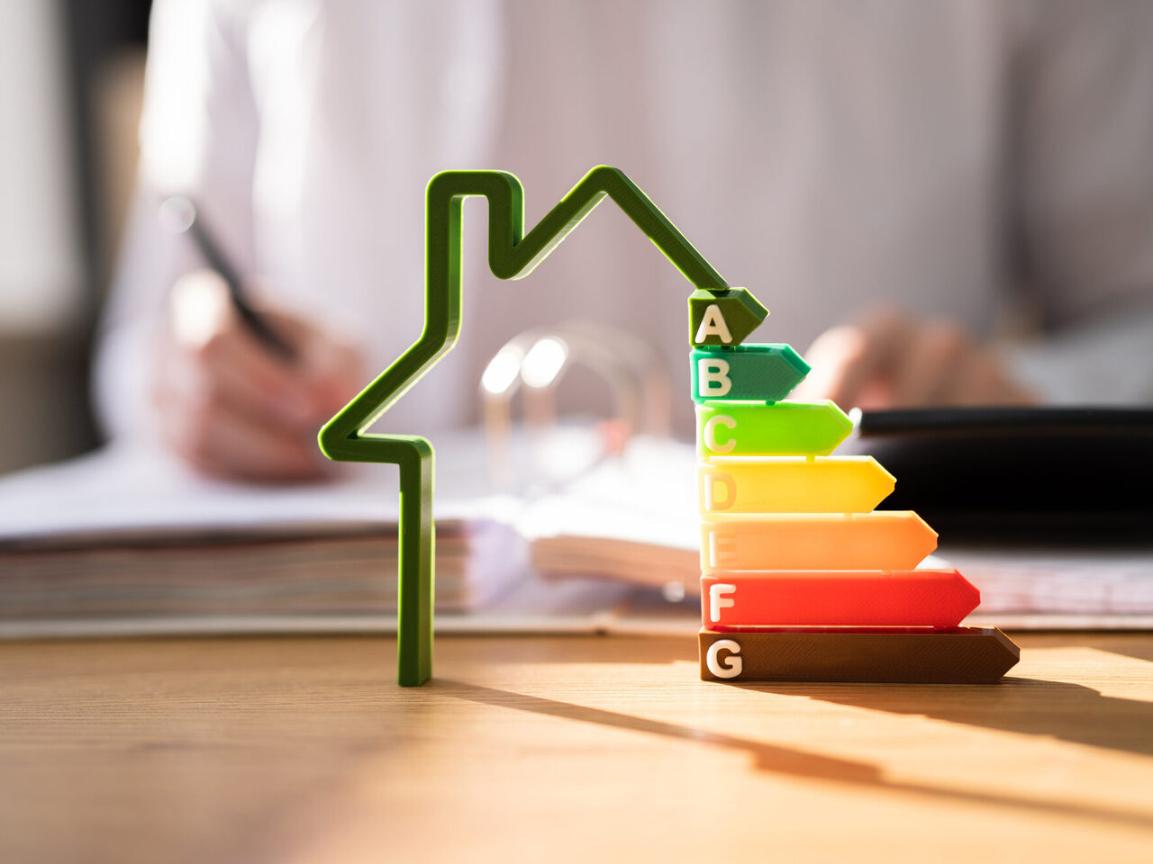Prüfung und Isolierung von energieeffizientem Hausbau nach Energieeffizienzlabel
