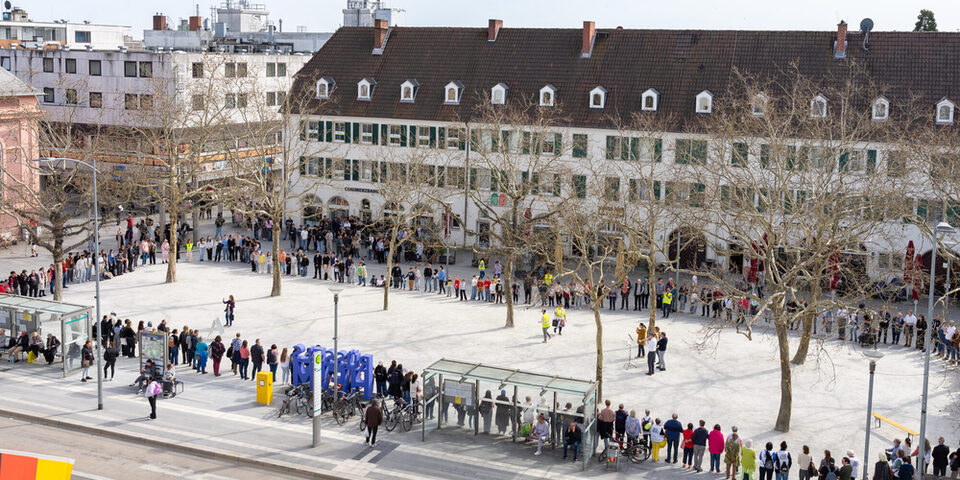 Menschenwürdeketten, Marktplatz, Menschenkette