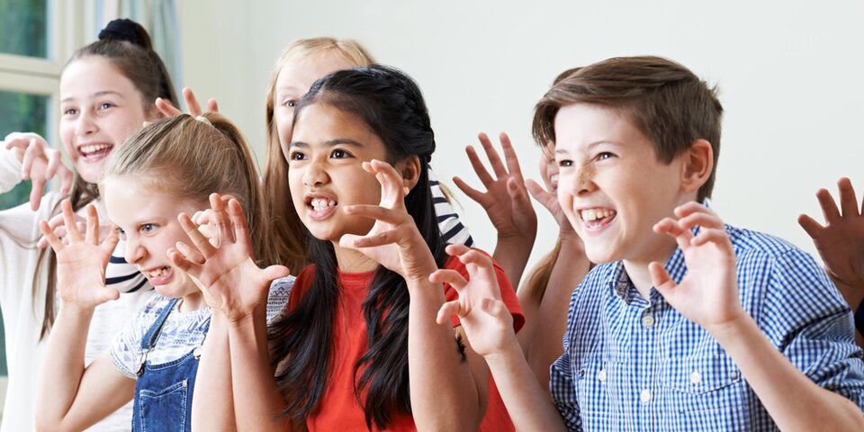 Kinder zeigen mit Körpersprache Emotionen