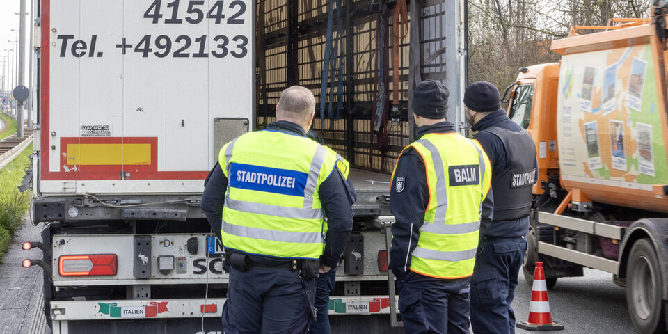 Fahtzeugkontrolle an der B43