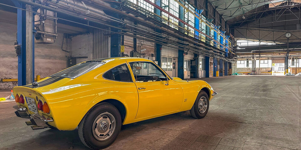 Opel GT in der ehemaligen Opel Schmiede