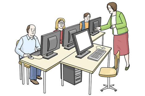 Grafik: Drei Personen sitzen vor Computerbildschirmen, eine Frau steht und erklärt.