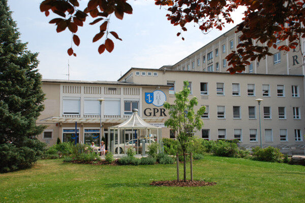 Eingangsbereich Gesundheits- und Pflegezentrum Rüsselsheim
