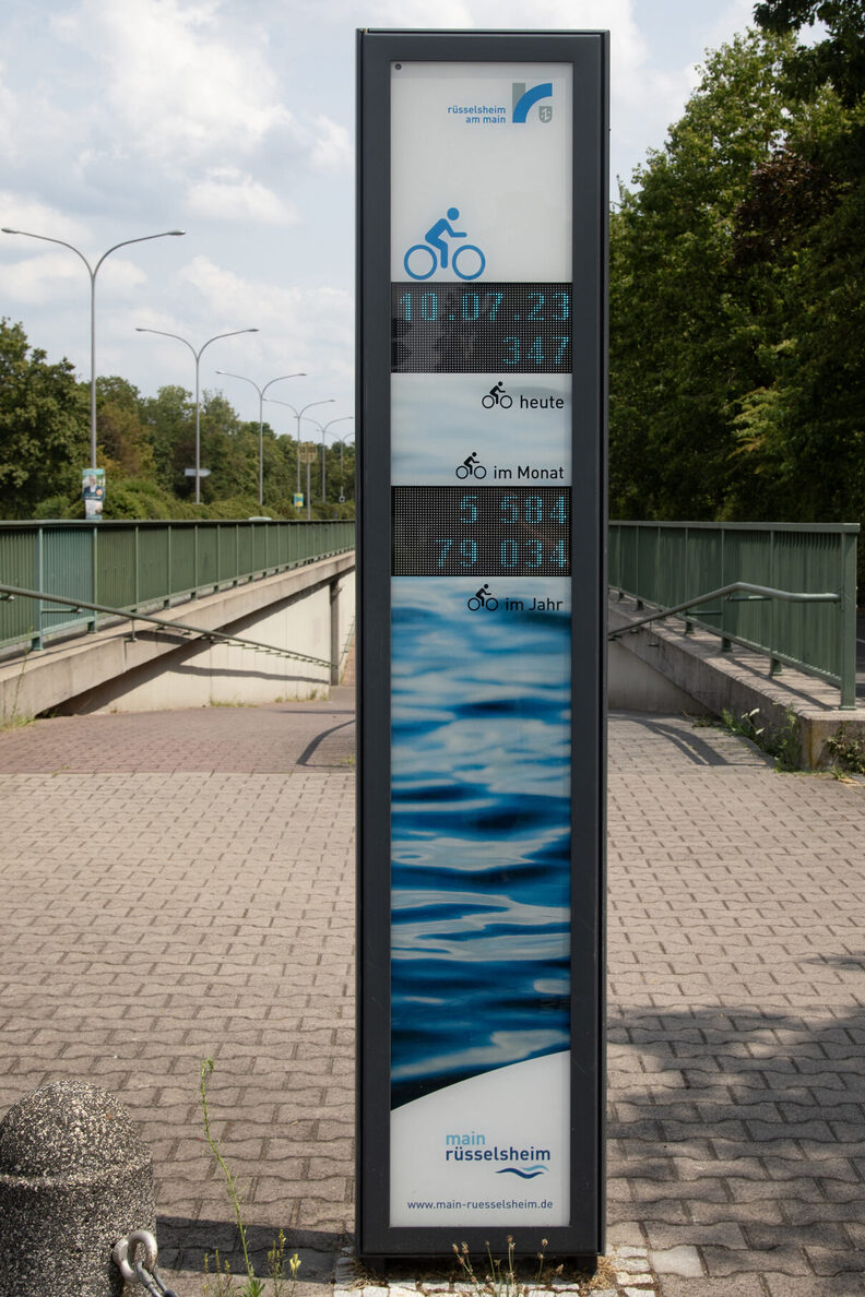 Infostele Fahrradbarometer an der Varkausstraße