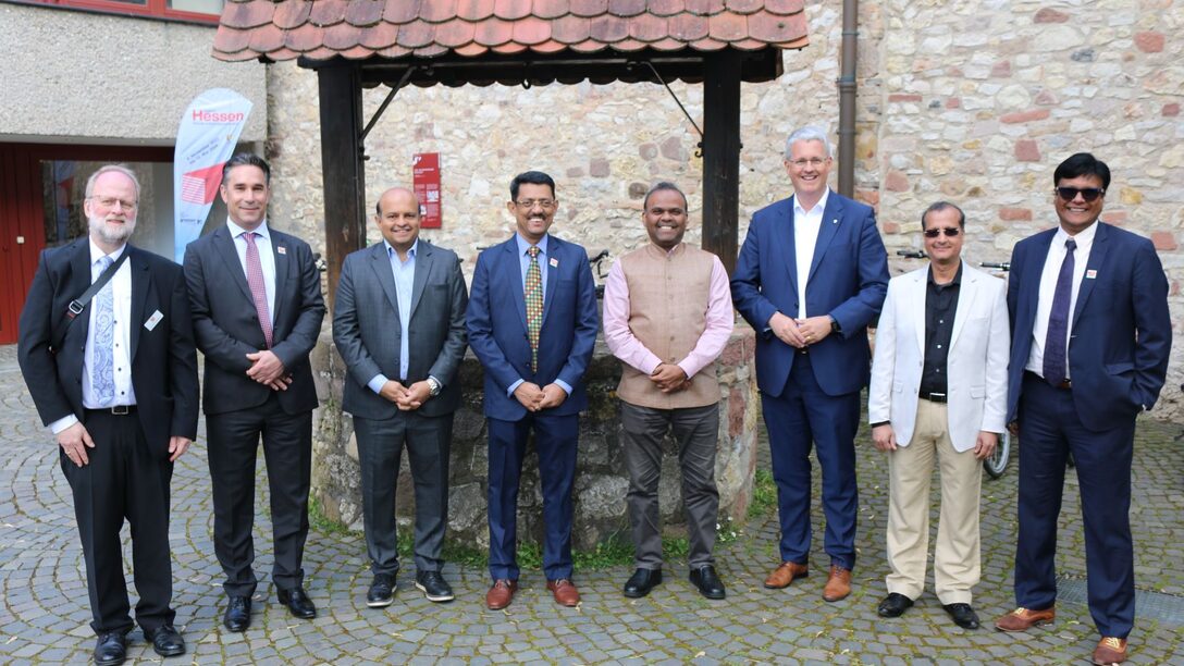 Offizielle Feier in der Festung mit Oberbürgermeister Patrick Burghardt, Vertreter des indischen Konzernmutter sowie der indische Generalkonsul und Konsul