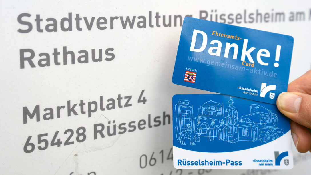 Ehrenamts-Card, Ehrenamtskarte, Rüsselsheim-Pass, Rüsselsheimpass, Danke, Hand