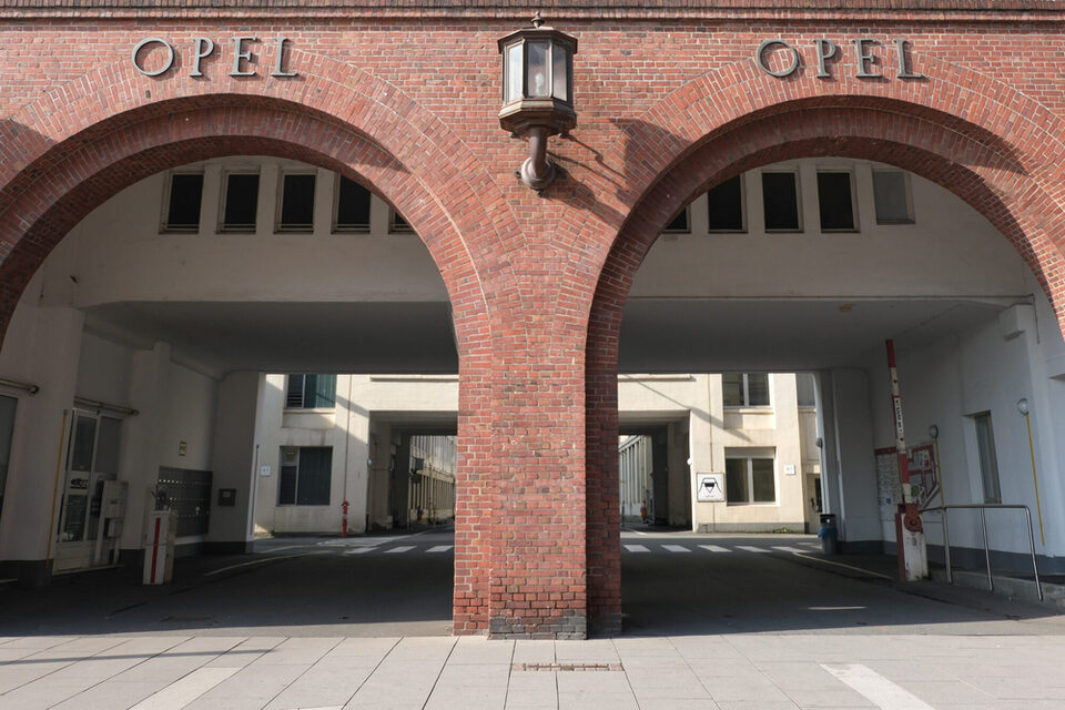 Historisches Opel-Hauptportal